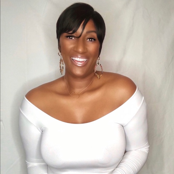 Meet your Posher, Cheryl - Picture 2 of 2